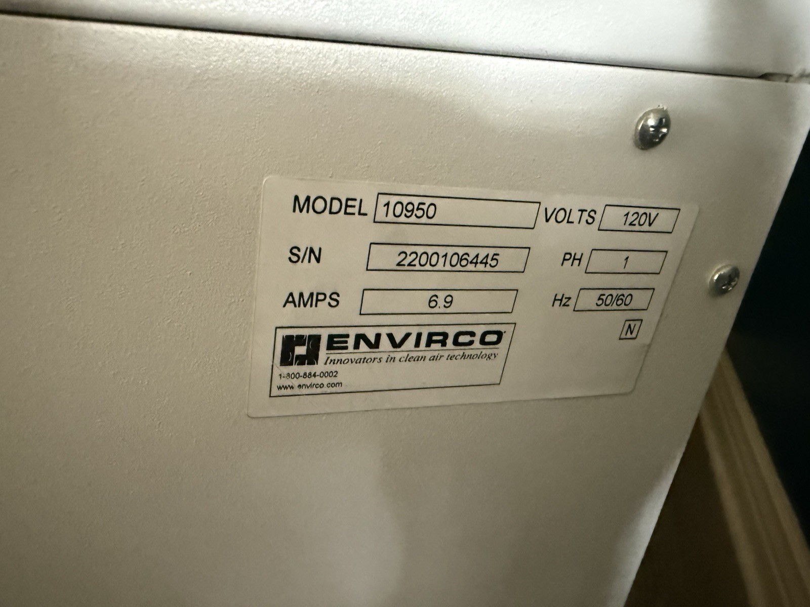 Envirco Cleanroom Workstation Model 10950, 120V, 6.9A, Equipment Type Cleanroom