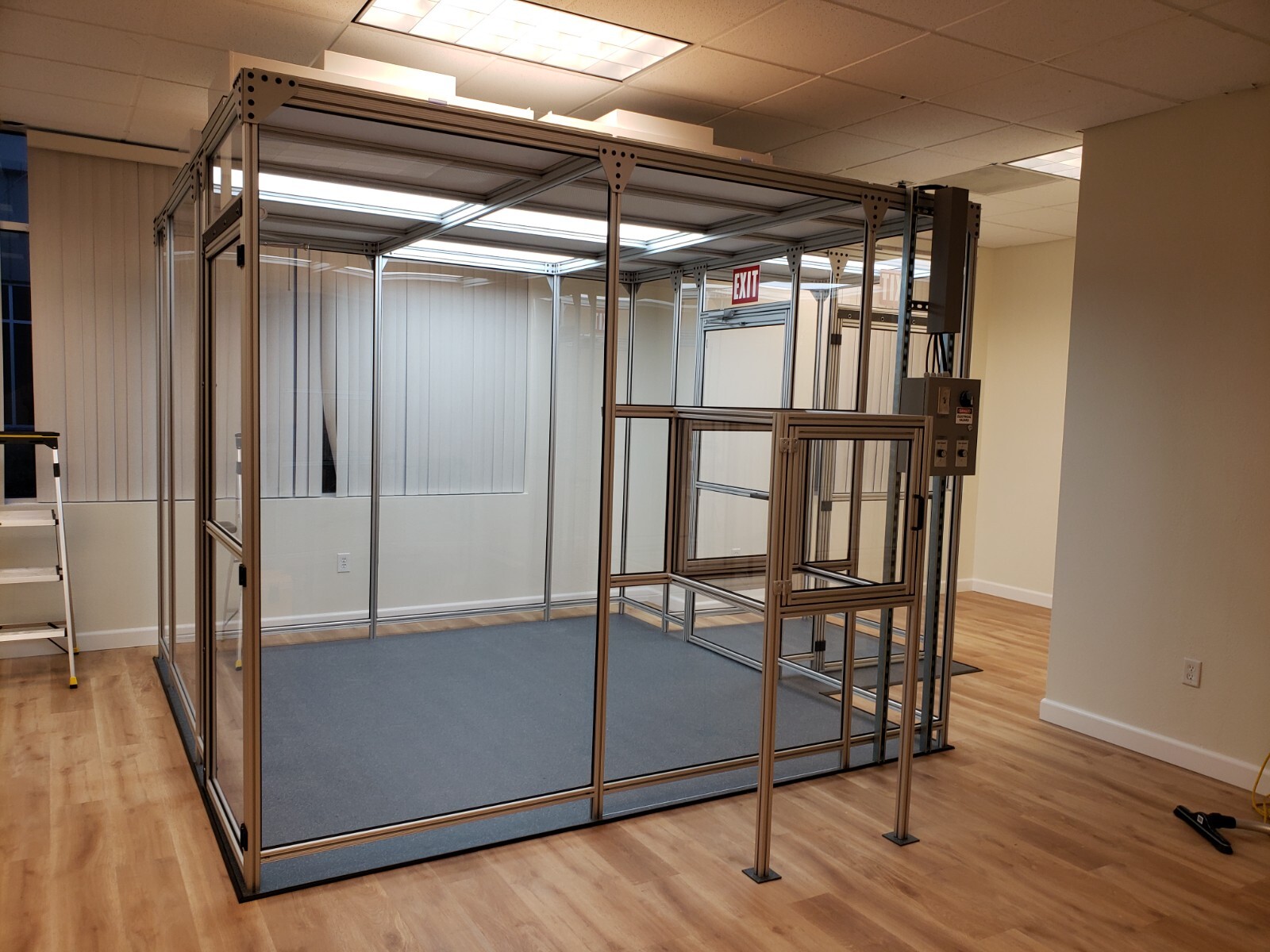 12′ x 20′ Modular Clean Room; Class 100,000, ISO8; HEPA Cleanroom Hard Wall