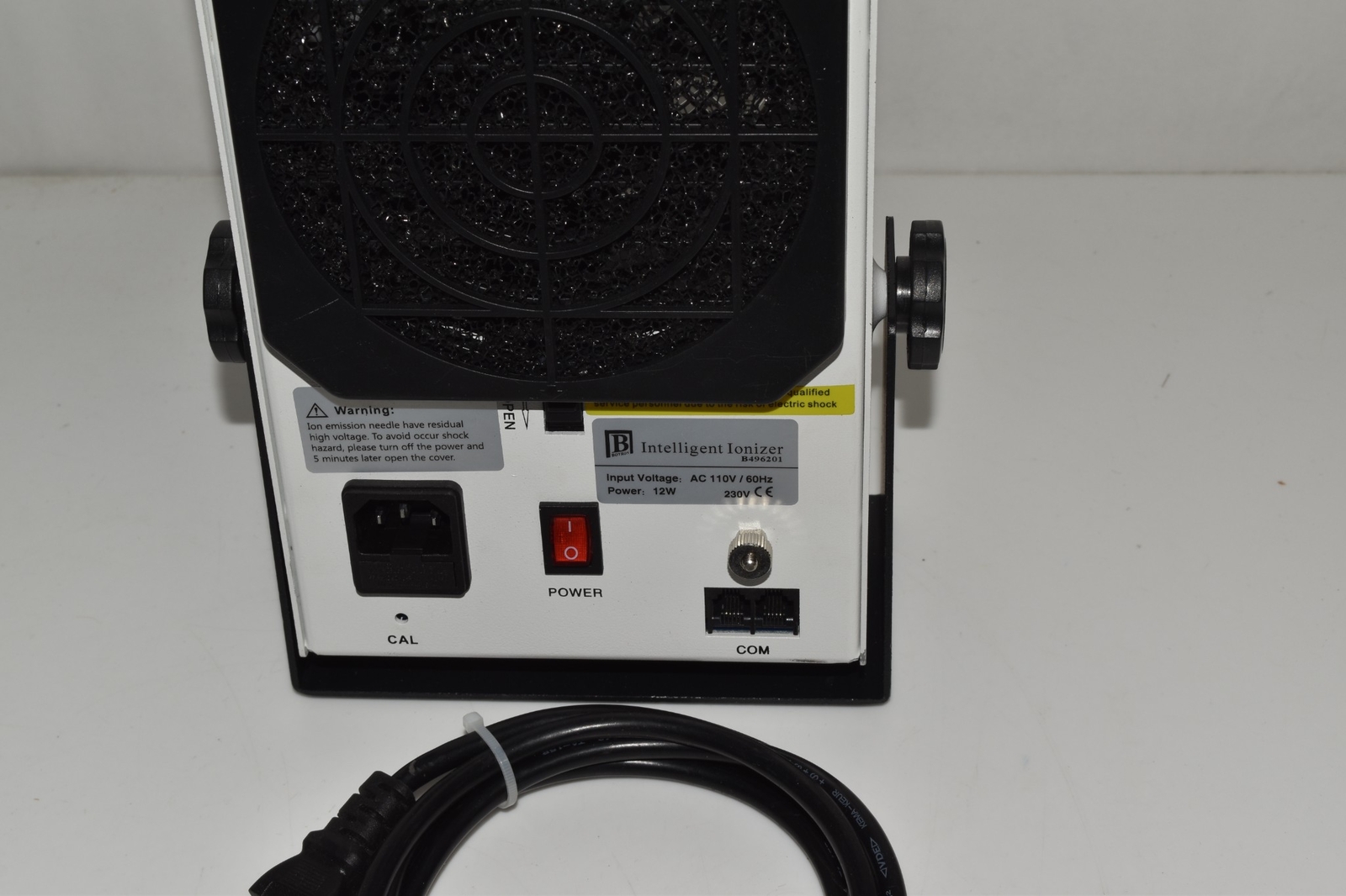 Botron B496201 – Single Fan Benchtop Intelligent Ionizer (AWJ89)