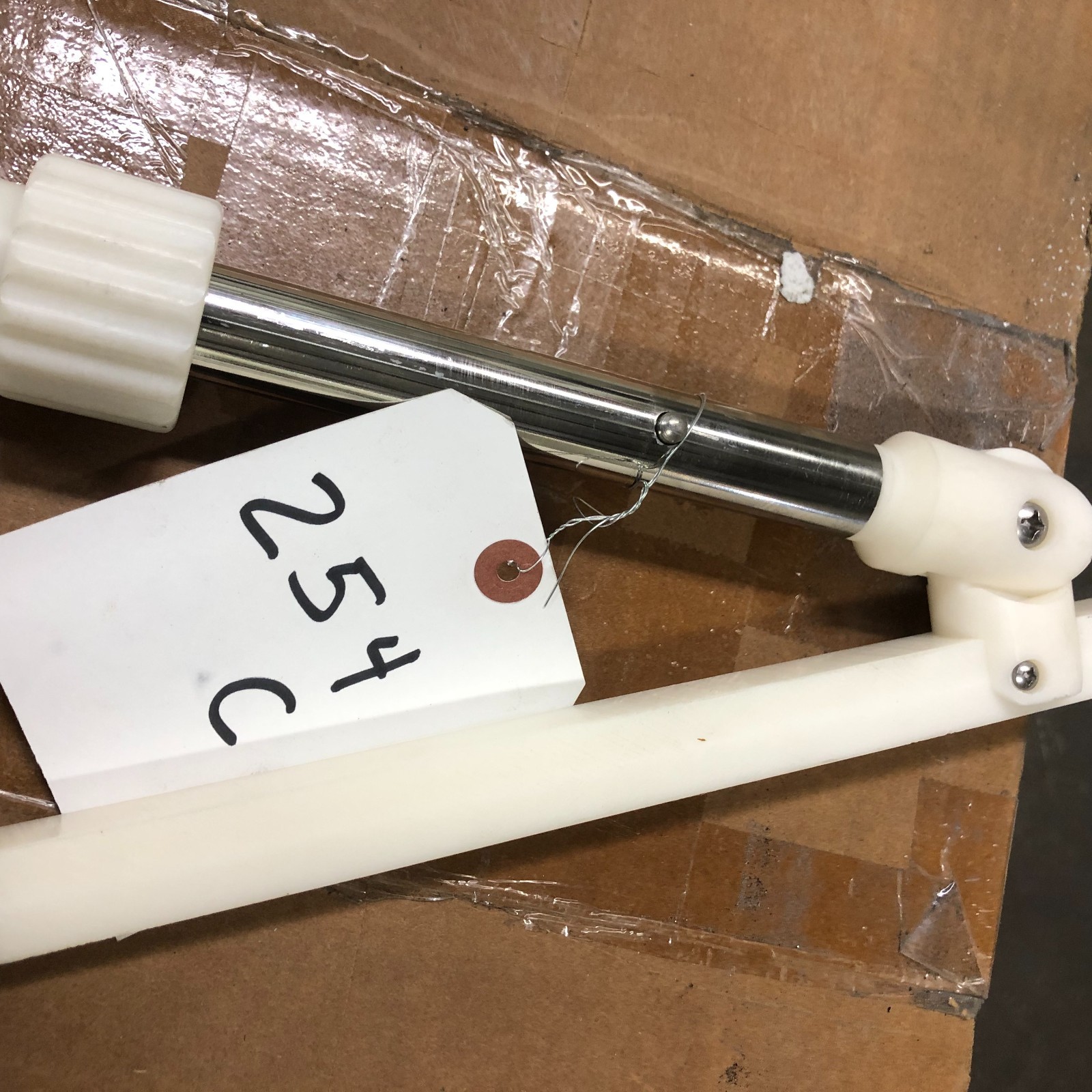 MicroNova SS Universal Extendable Handle #SSU-1S, w/ 18″ T-Mop, Cleanroom