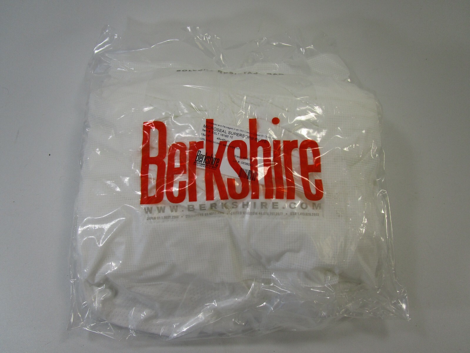 1 Pack Berkshire Microseal SuperSorb Lite Cleanroom 18″x18″ Wipes Cloth 18×18