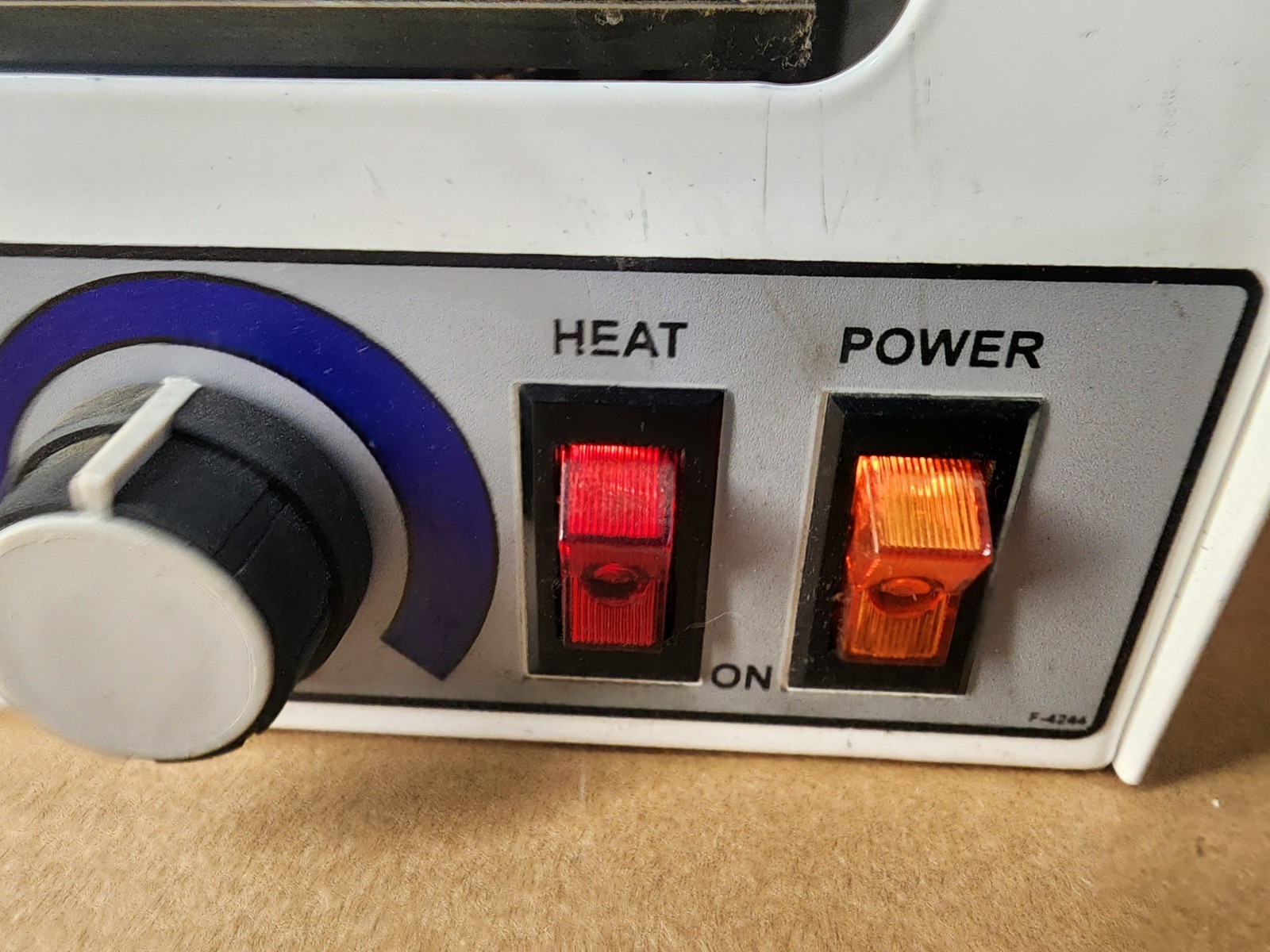 Desco 19500 Bench Top Ionizer 120 VAC