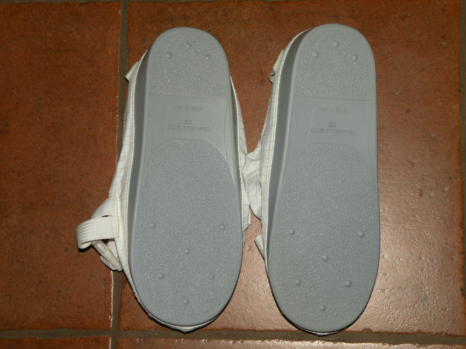 (1) HI-Tec Garments Cleanroom Washable / Reusable Shoe / Boot Covers XSmall