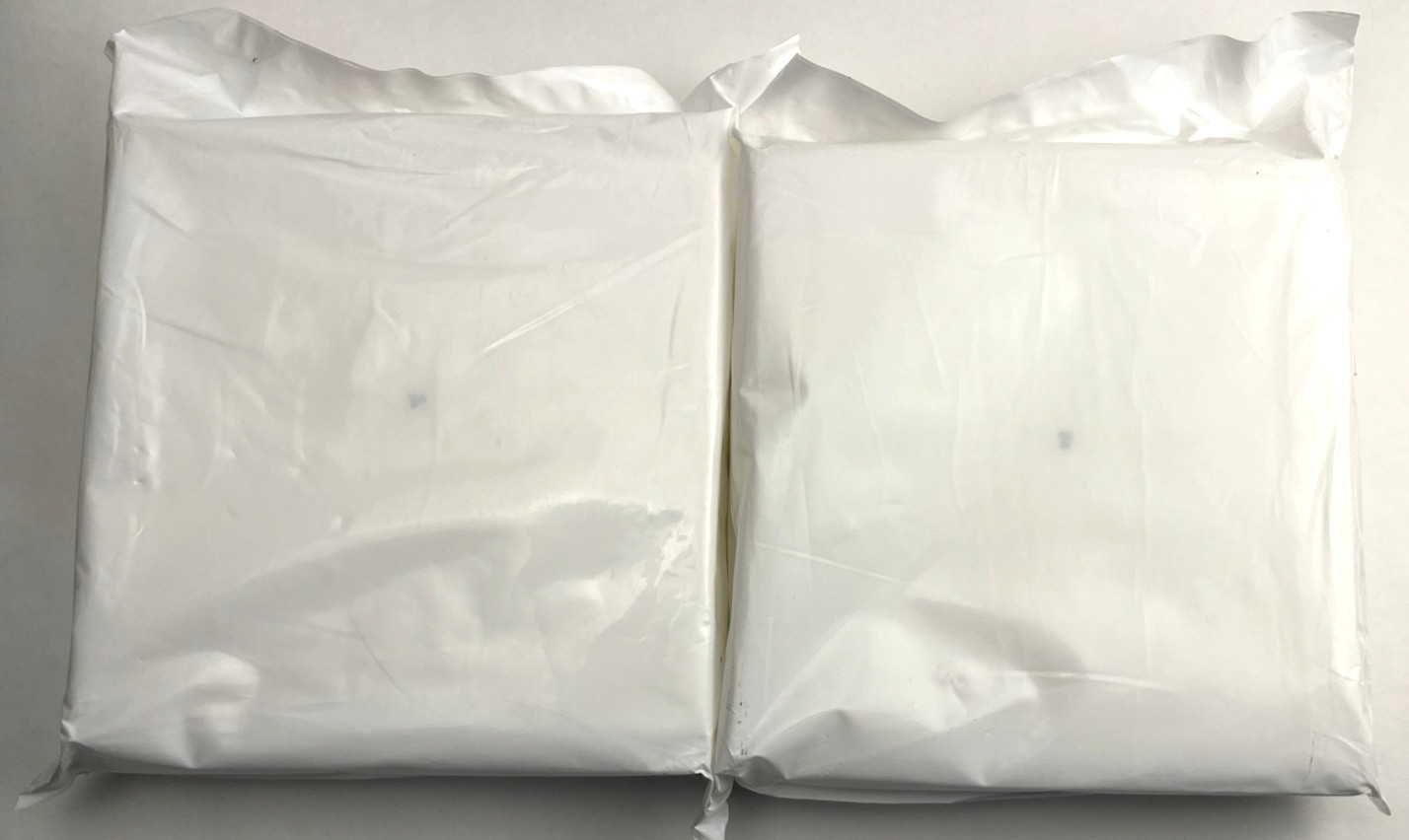 2-pk(300) High- Tech Ultimate 70 ULT70-99 Polyester Sealed Edge Cleanroom Wipes