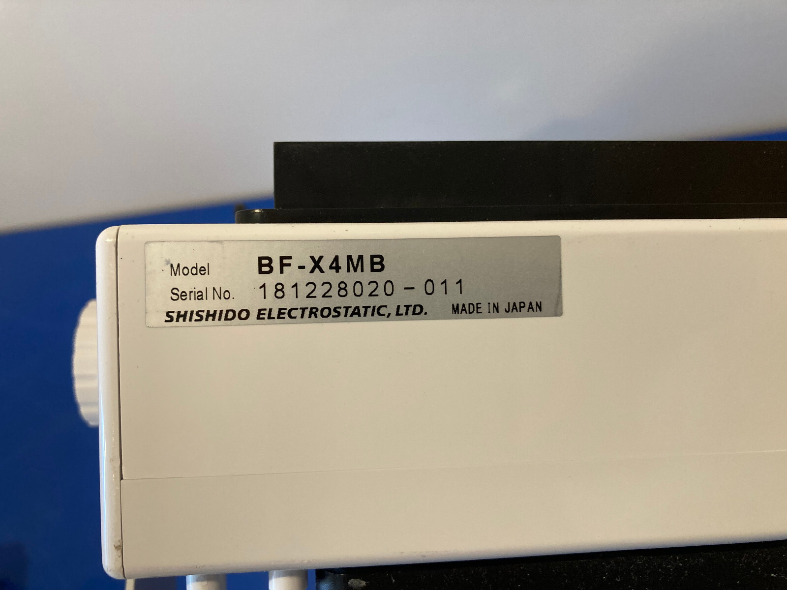 14969 Shishido Electrostatic BF-X4MB winstat Air ionizer about 15″ long 120volt