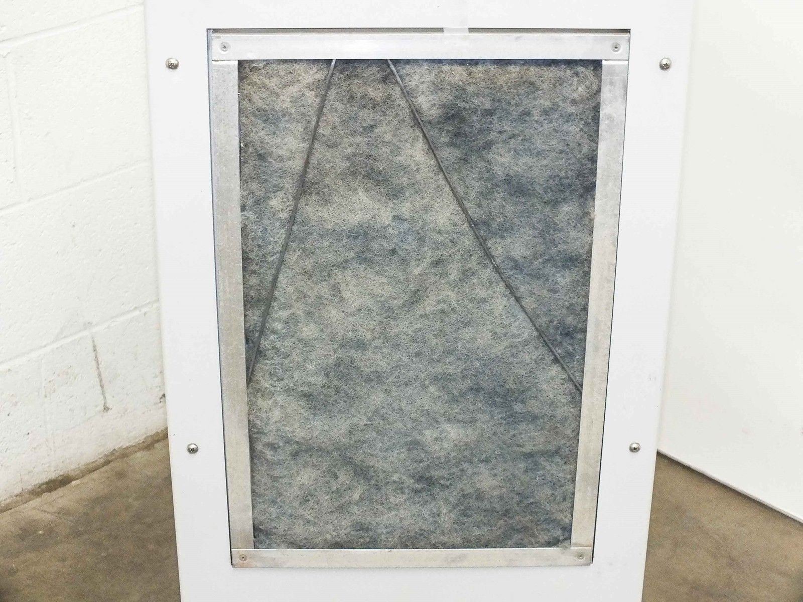 Hugle Electronics Laminar Flow Hood Blower 200VAC 3-Ph with Dual Ionizer Bar 430