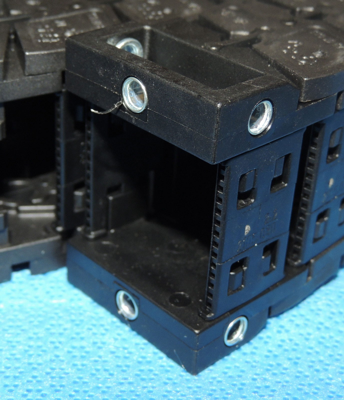 NEW Igus E6.29.01.055 E6-Chain 55mm Rad 109 Links 9′ Low-Noise Minimum Vibration