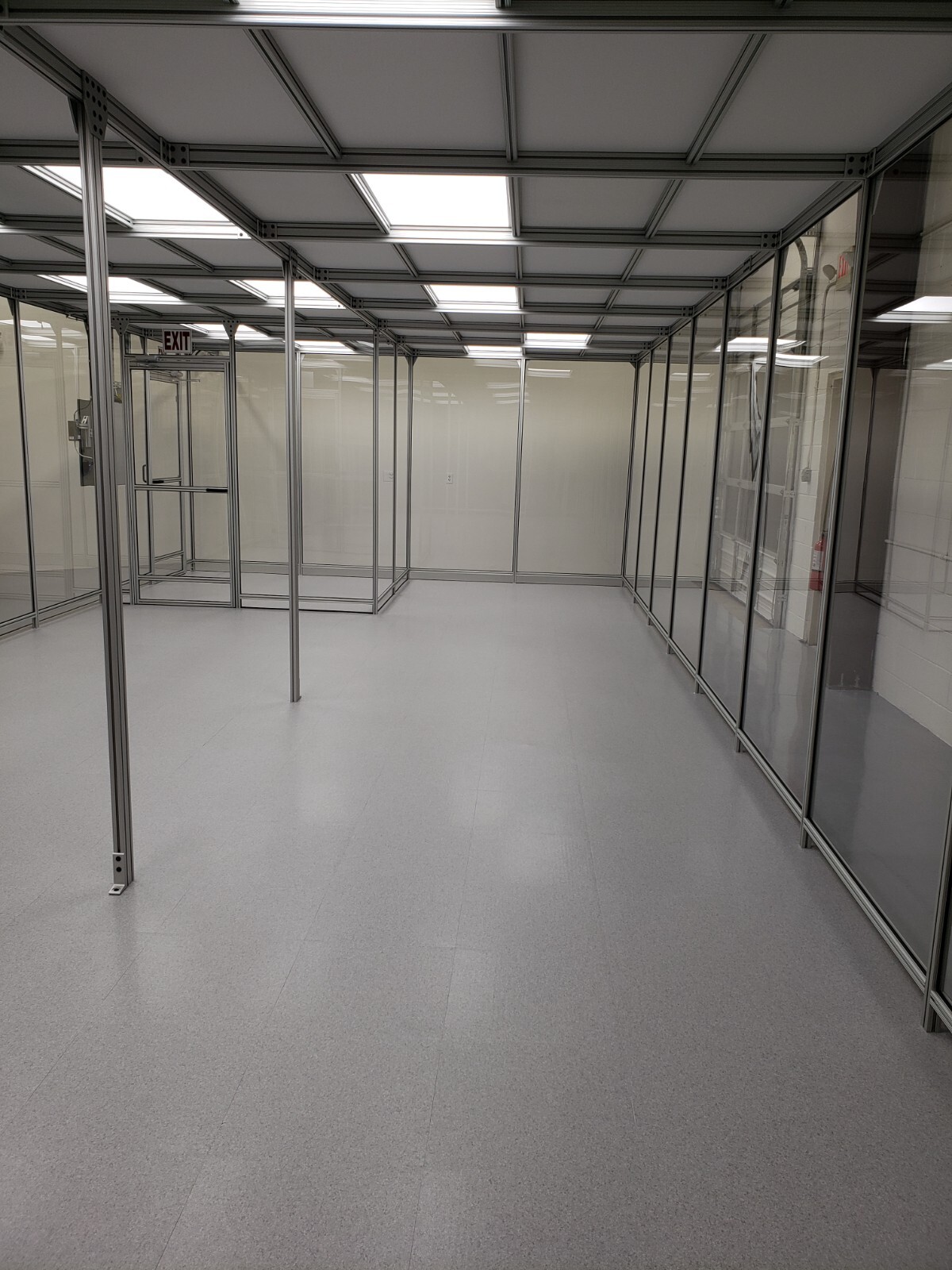 12′ x 20′ Modular Clean Room; Class 100,000, ISO8; HEPA Cleanroom Hard Wall