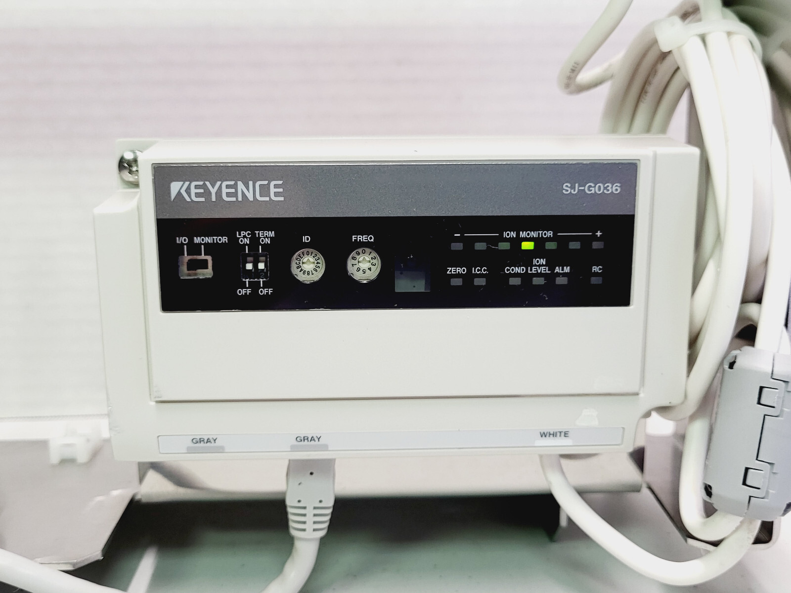 Keyence SJ-G036 High-speed Clean Air Barrier Static Eliminator, Controller & Bar