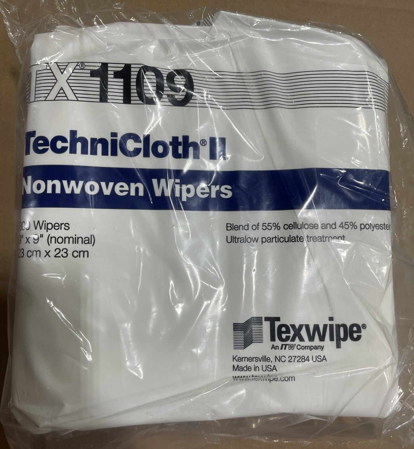 Texwipe TX1109 Cleanroom Wipers, 9″x9″, Cellulose/Polyester, 300/Bag TechniCloth