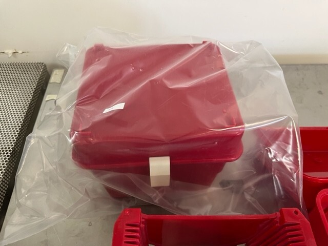 ENTEGRIS 150 mm (6 inch) Wafer Cassette / BOX, PA182-60MB, RED, REFURBISHED