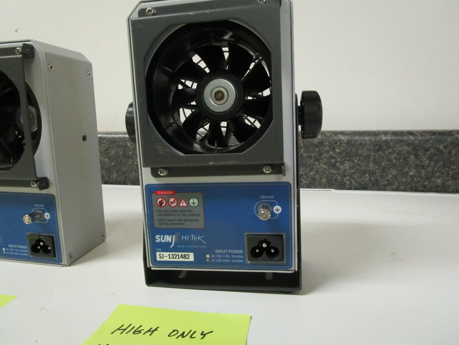 Qty (2) SunjE Hi-Tek SBL-18 Desktop Ion Ionizing Air Blower Fan – AS IS – READ