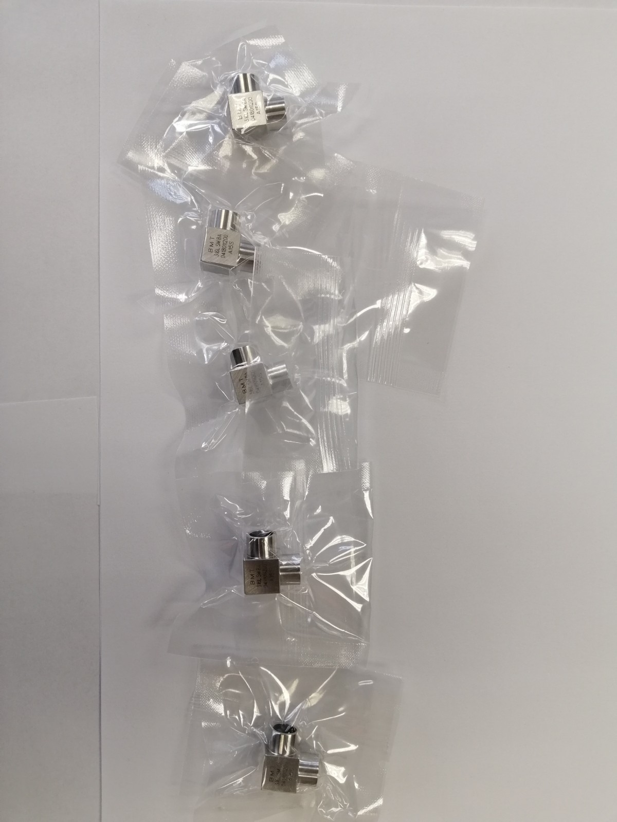 Superlok 3/8″ MicroFIT Weld UNION 90° ELBOW (Similar 6LV-6MW-9) LOT of 5
