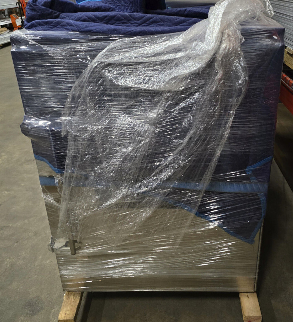 CLEAN AIR PRODUCTS 6′ FLOOR MOUNT PASS THROUGH / CART PASS THROUGH BOX.