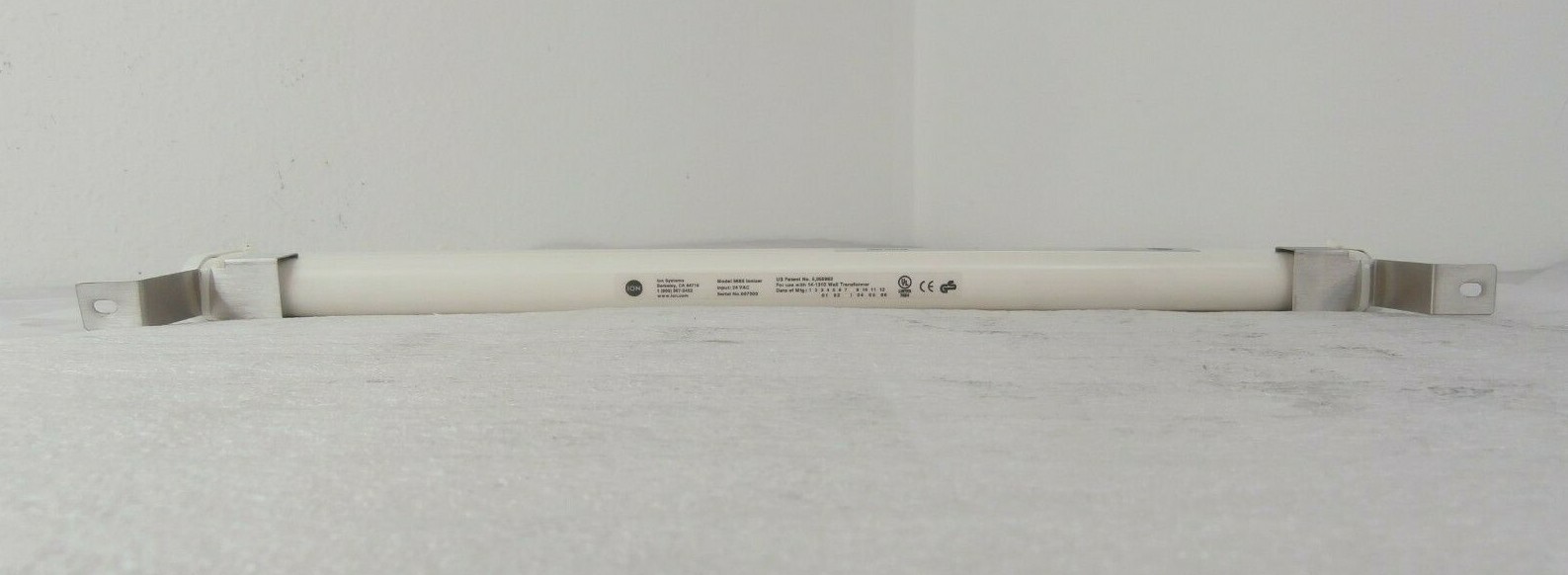 ION Systems 5685 22″ AeroBar Ionizer Bar Set of 2 FEI Company CLM-3D Working