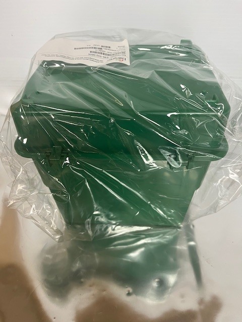 ENTEGRIS 150 mm (6 “) GREEN Wafer Storage Box, E90-102-0605, NOS