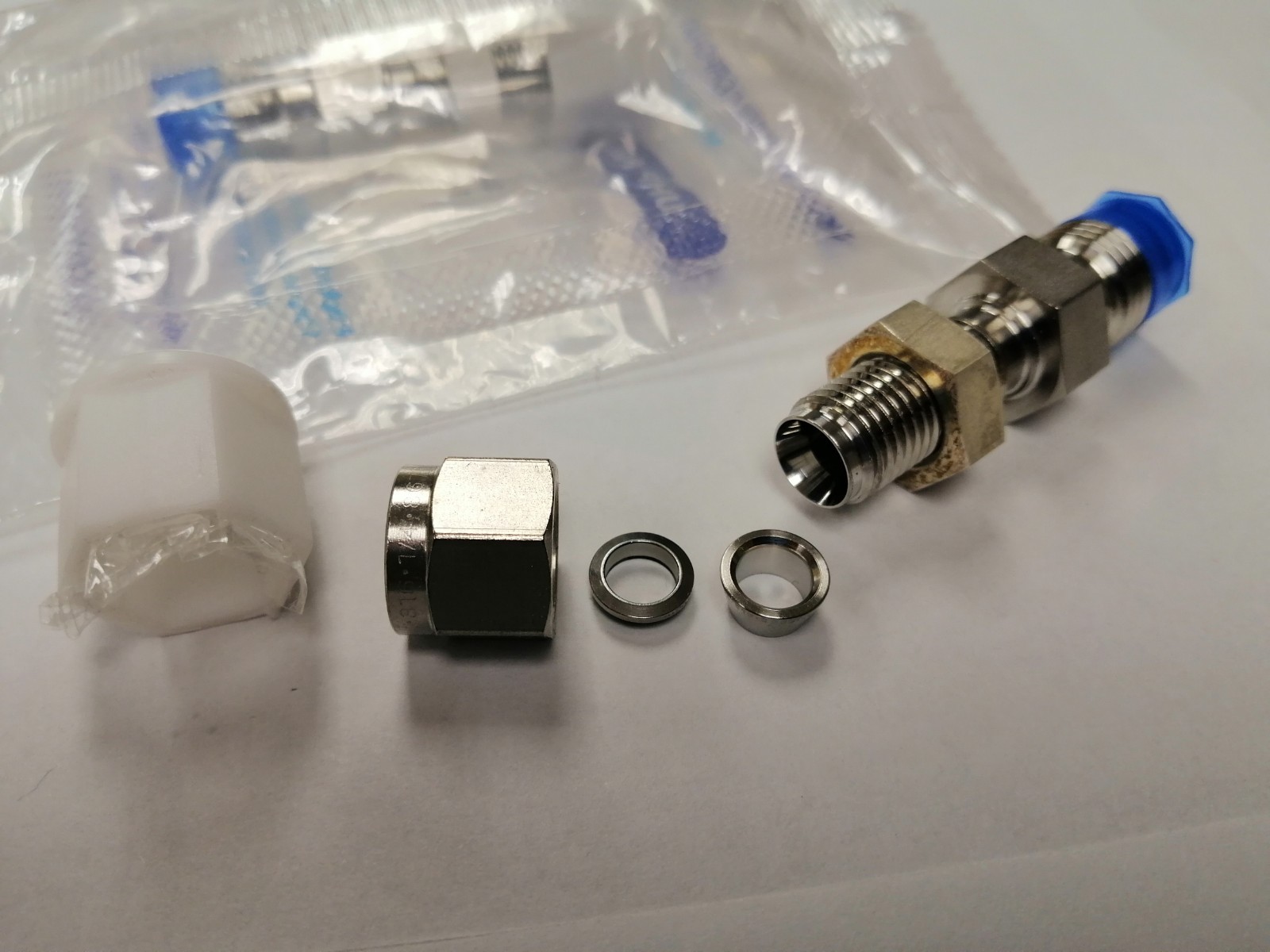 TKF Bulkhead Adapter, 1/4″ Tube X 1/4″ VCR (Similar SS-4-VCR-A1-400) LOT of 10