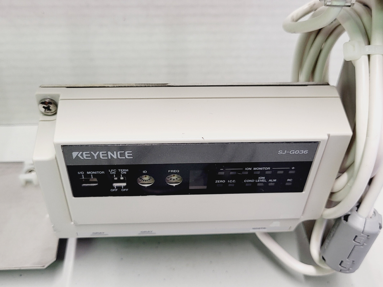 Keyence SJ-G036 High-speed Clean Air Barrier Static Eliminator, Controller & Bar