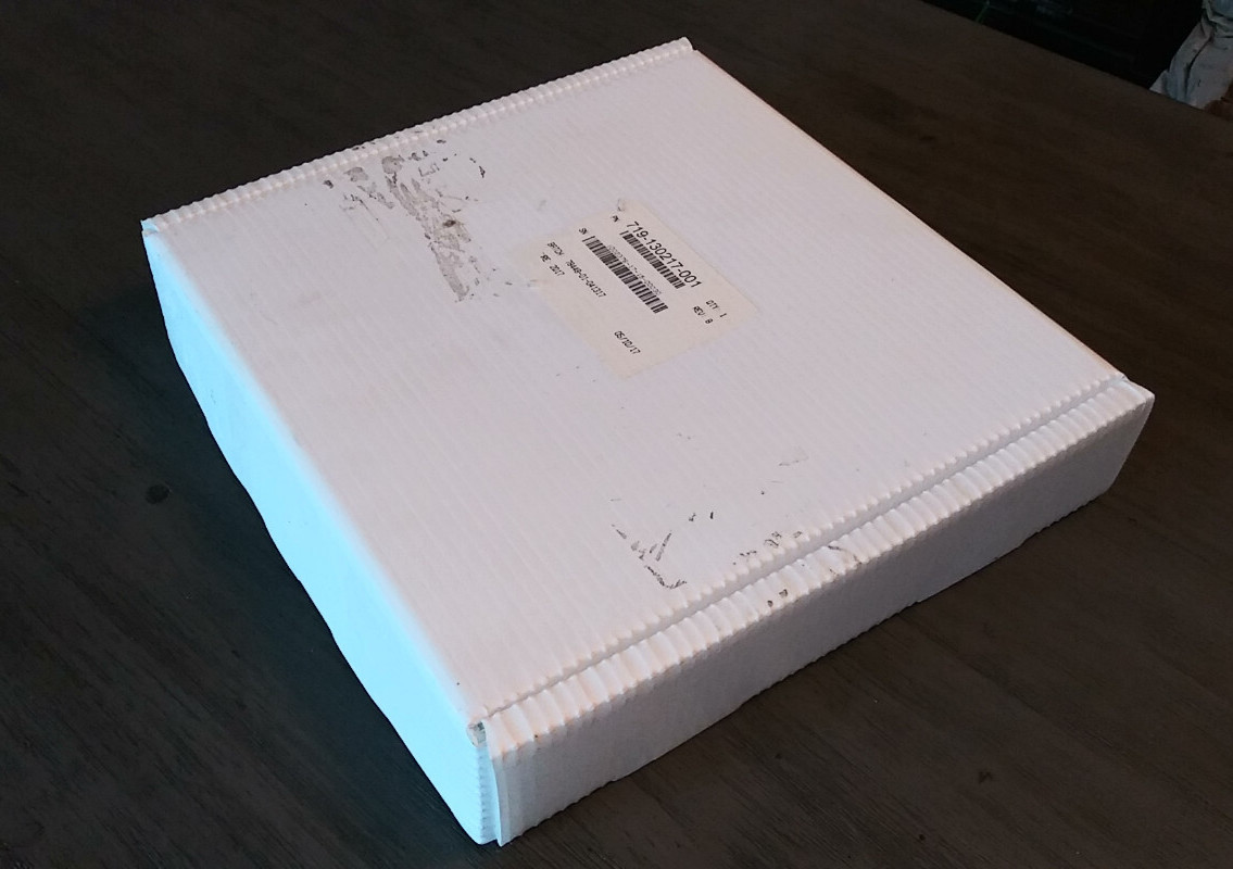 Corrugated Plastic Cleanroom Box – White – 13.5″ x 12.5″ x 2.75″ – 11oz – Used