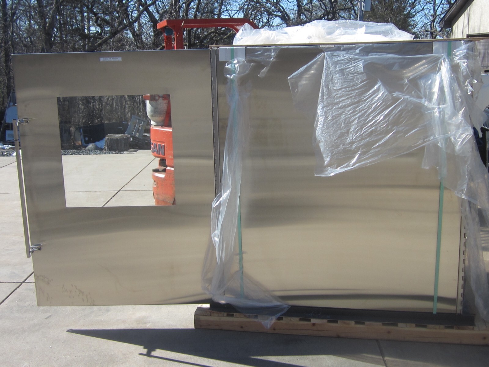 CLEAN AIR PRODUCTS CAP 18 FLOOR MOUNTED PASS THRU STAINLESS STEEL 42 X 60 X 54D