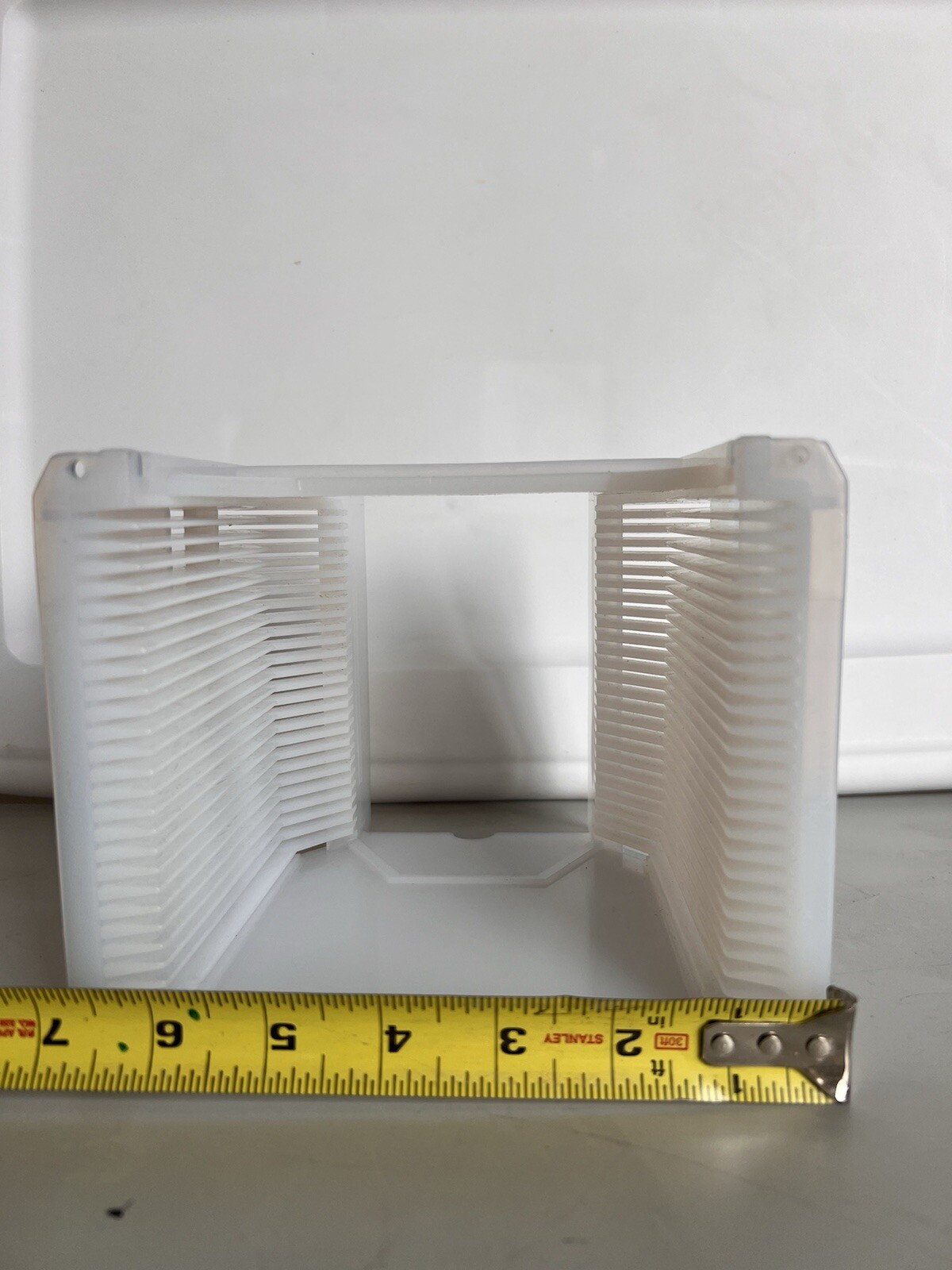 150mm PFA low-profile wafer carrier for processing Manufactured by Fluoroware,