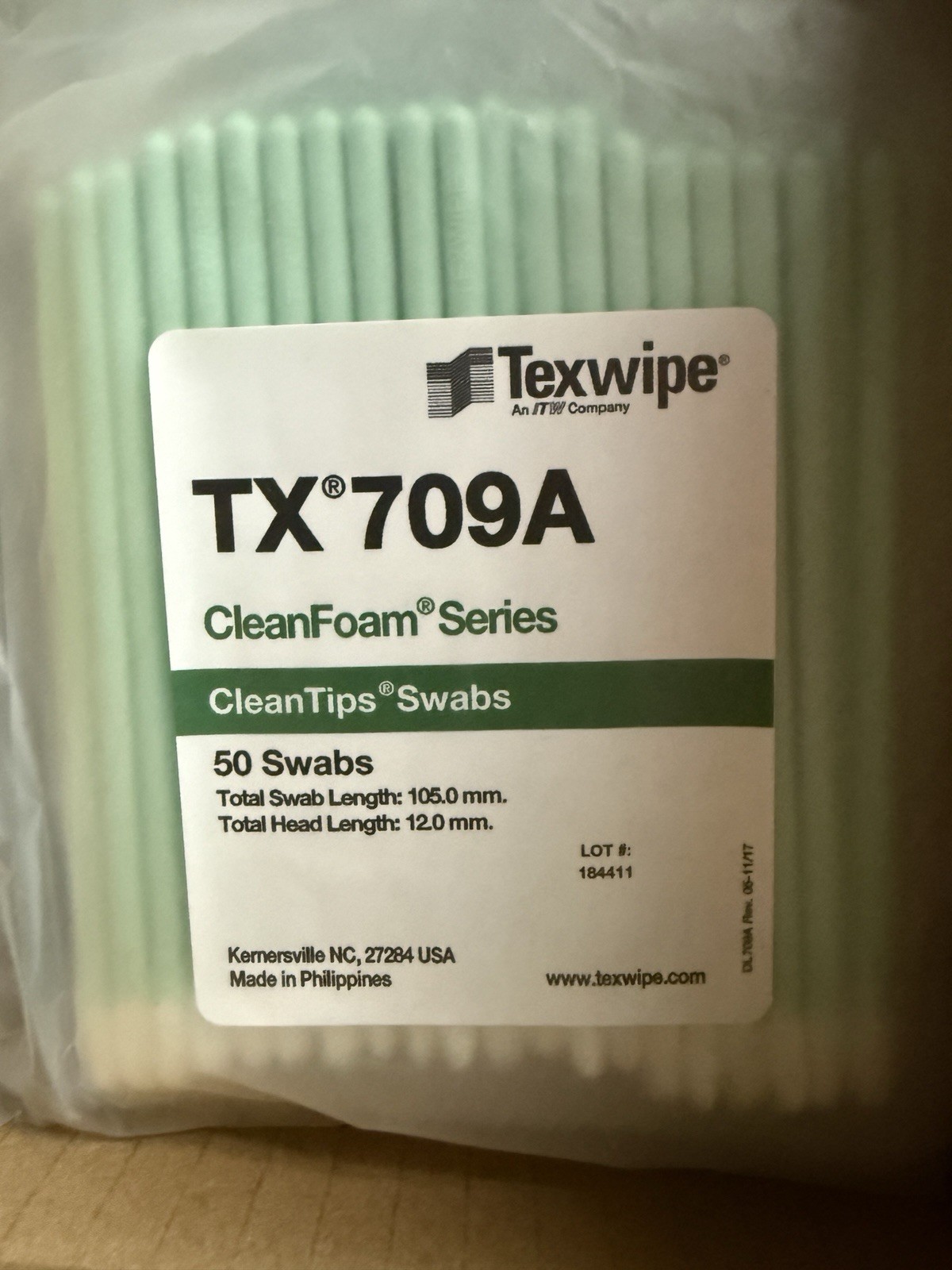 ITW Texwipe TX 709A Closed Cell CleanFoam Medium Flexible Head Swabs 1000 swabs