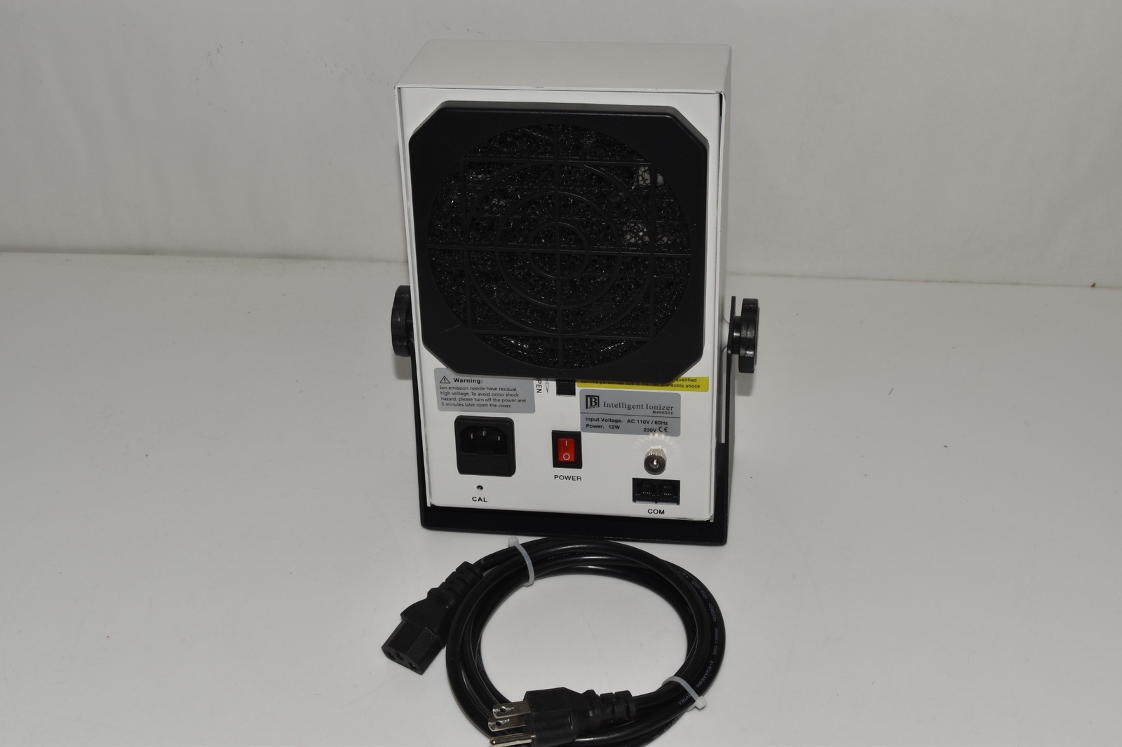 Botron B496201 – Single Fan Benchtop Intelligent Ionizer (AWJ89)