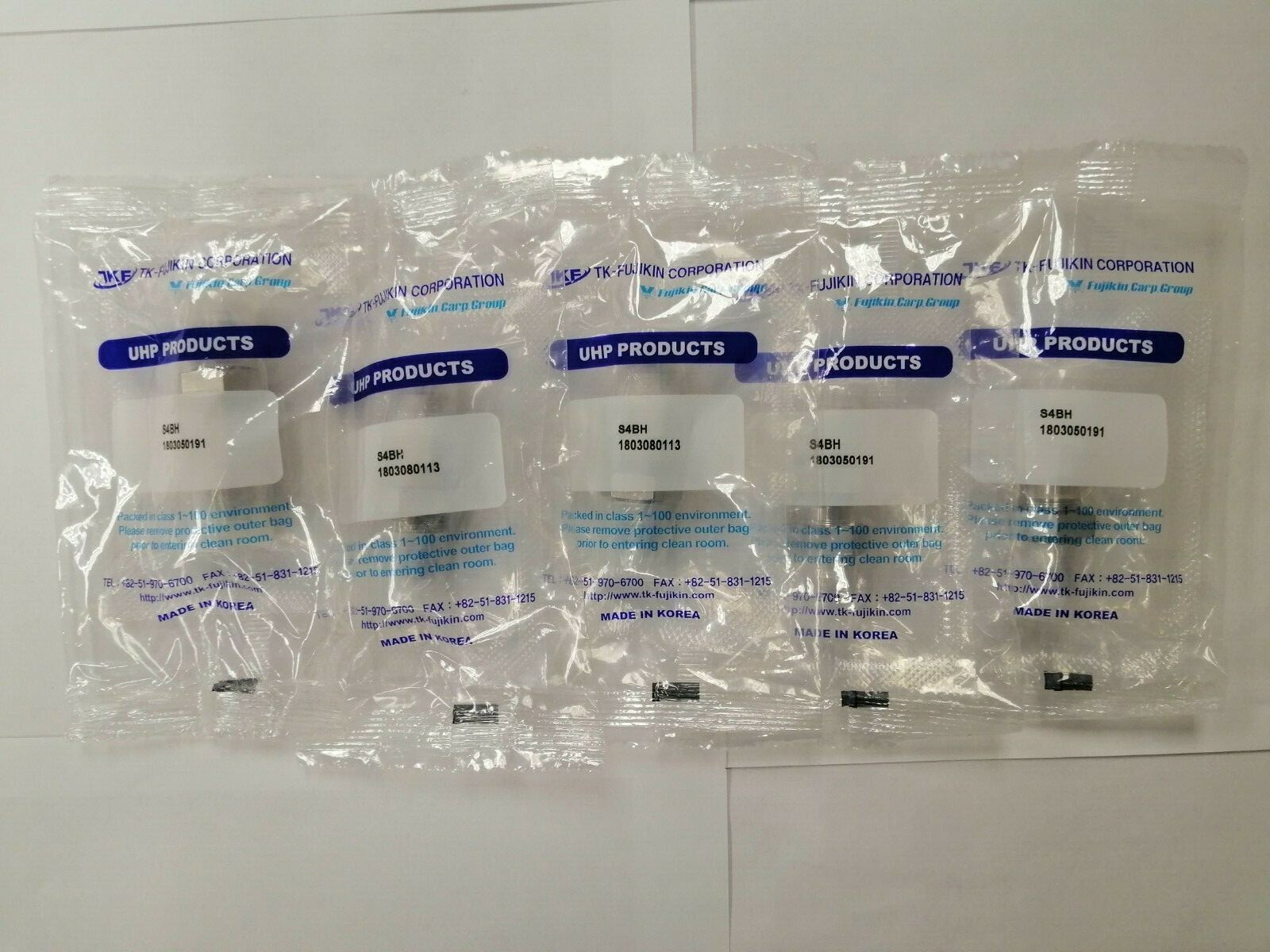 TKF VCR Bulkhead Union, 1/4″ MVCR X 1/4″ MVCR (Similar SS-4-VCR-61S) LOT of 5