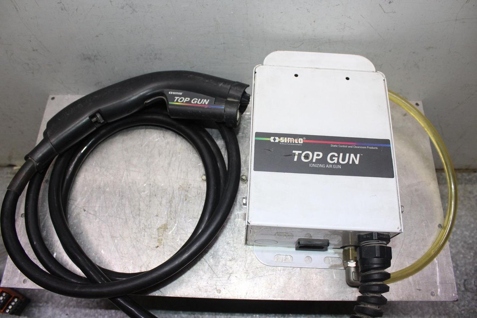 SIMCO IONIZING AIR GUN 4005105 TOP GUN 3 120 VAC 0.1 AMP 100 PSI 7′ CABLE