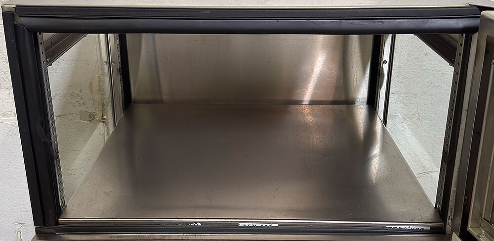 3 Door 23″W x 35″H x 22.75″D 304 Stainless Steel Desiccator/Cabinet N2 10+ cu.ft