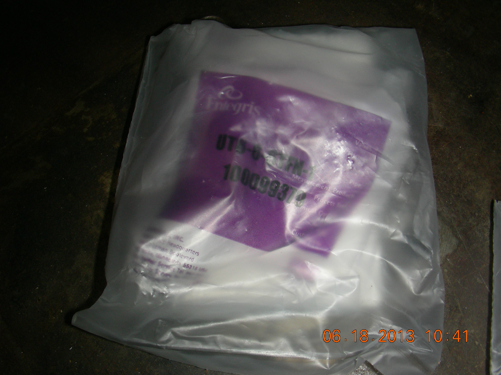 ENTEGRIS 3/8″ TEE PN: UT6-6-6TFN-1