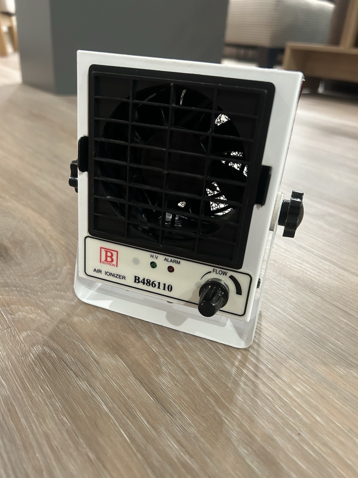 Botron Air Ionizer Small Bench Top B486110