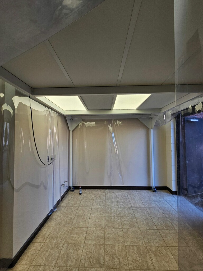 CLEAN AIR PRODUCTS VERTICAL FLOW SOFTWALL PORTABLE CLEANROOM CAP577F-WR-8X10X7’6