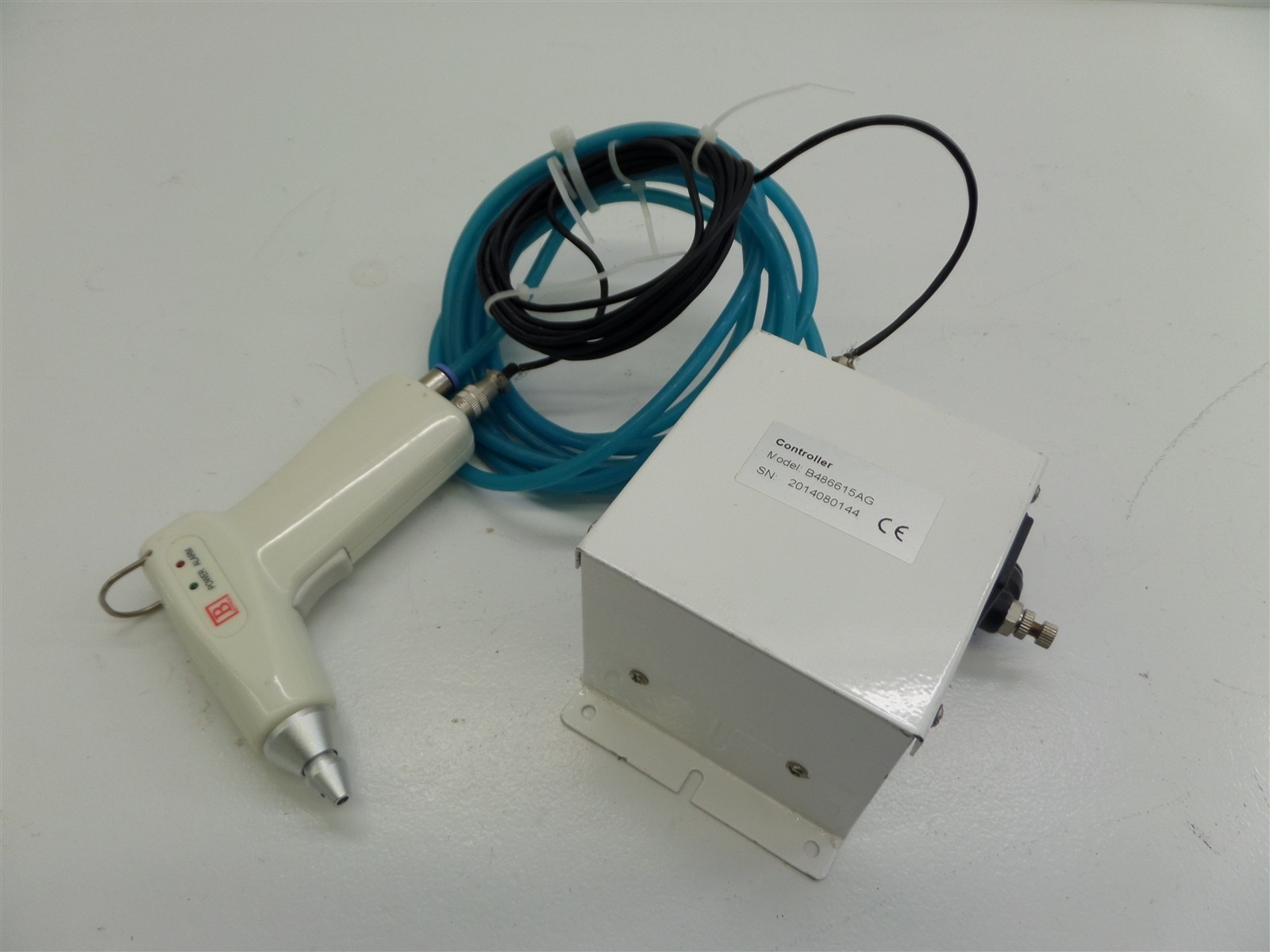 Botron B486615AG Ionizing Air Gun and Controller