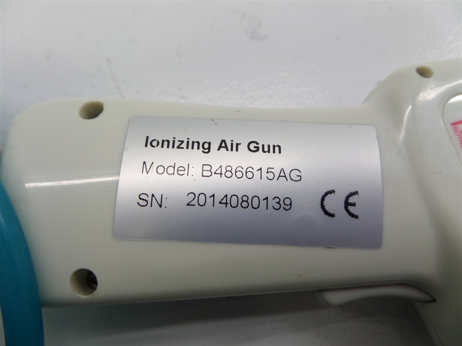 Botron B486615AG Ionizing Air Gun and Controller