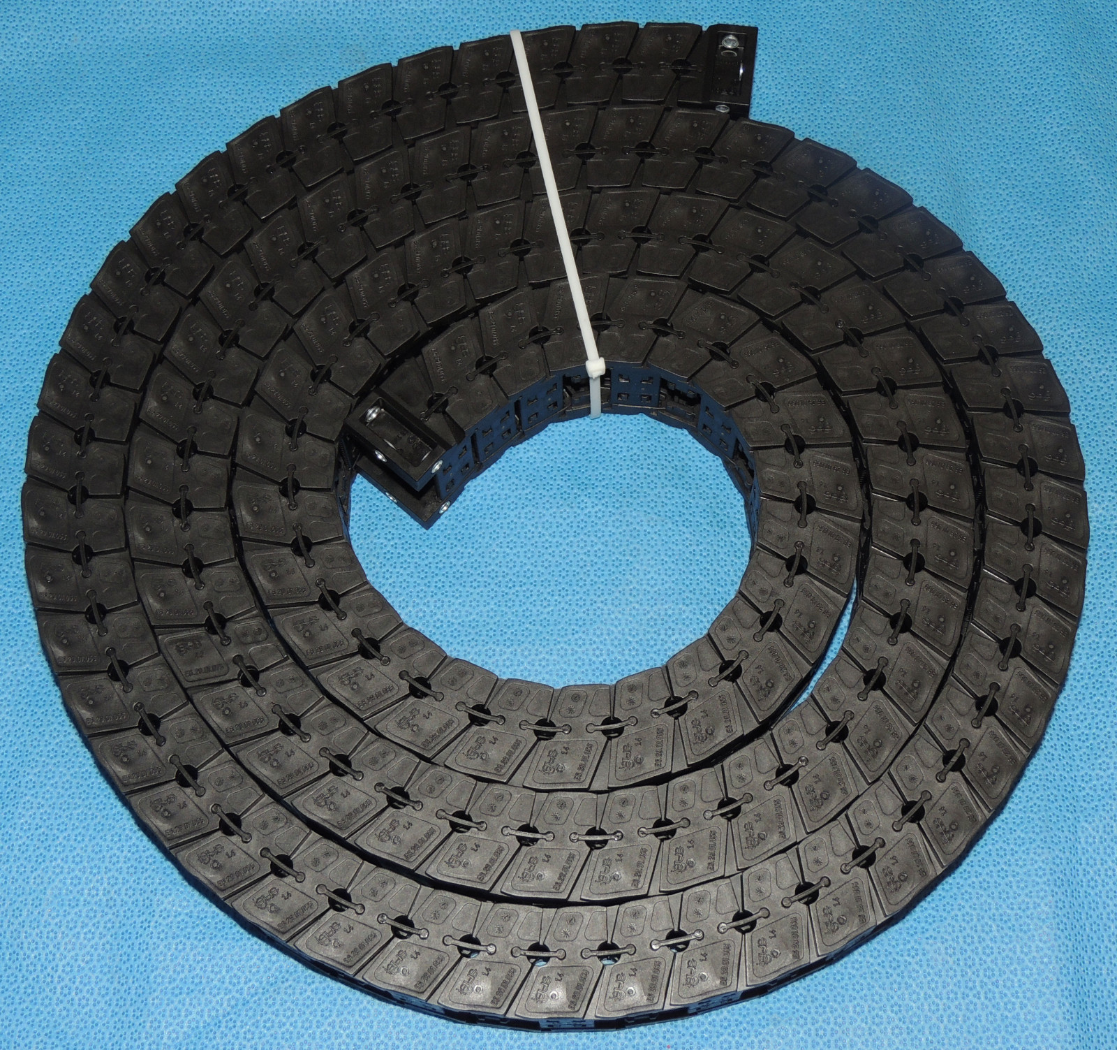 NEW Igus E6.29.01.055 E6-Chain 55mm Rad 109 Links 9′ Low-Noise Minimum Vibration