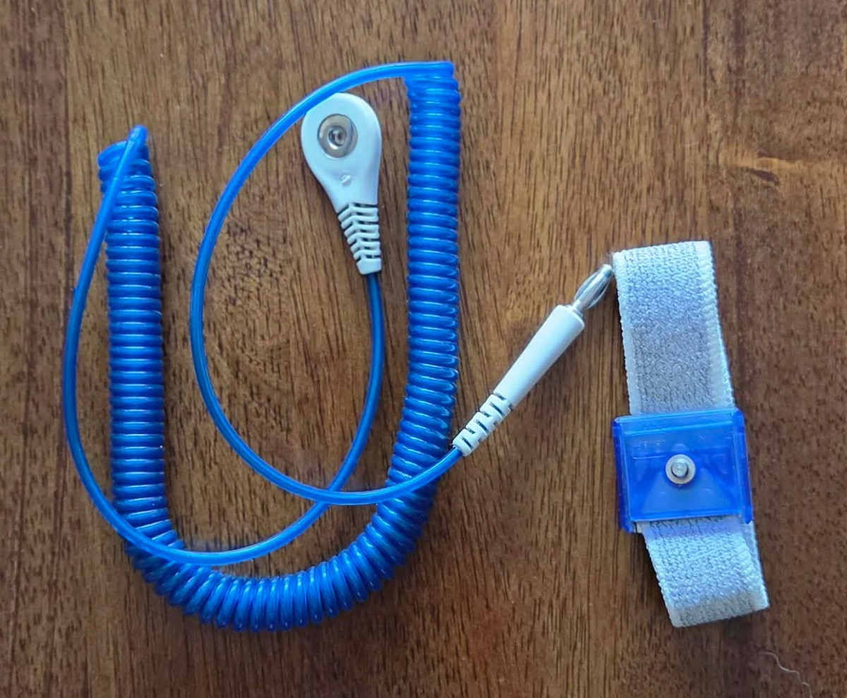 Jewel Adjustable Wrist Strap, Sapphire, 6′ Coil Cord ESD SYSTEM 22025