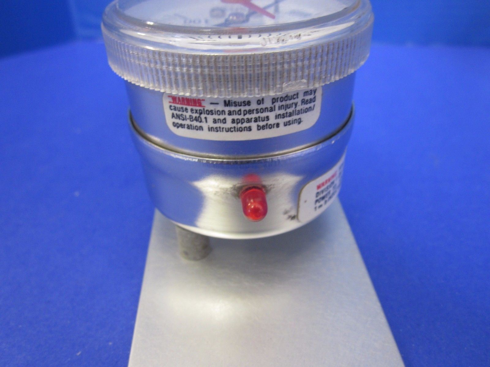 SPAN IPS 122 TYPE 2 Indicating Pressure Switch, 0-100 psi w/ 1/4″ MVCR Tee, Used