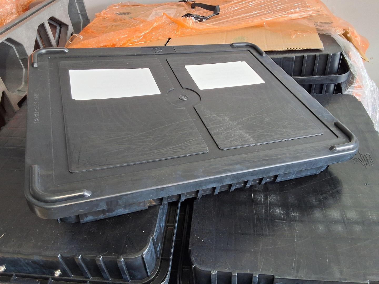 PCB Metro TB93030 Polypropylene Tote with Lids (22.5″ x 17.5″ x 3″)