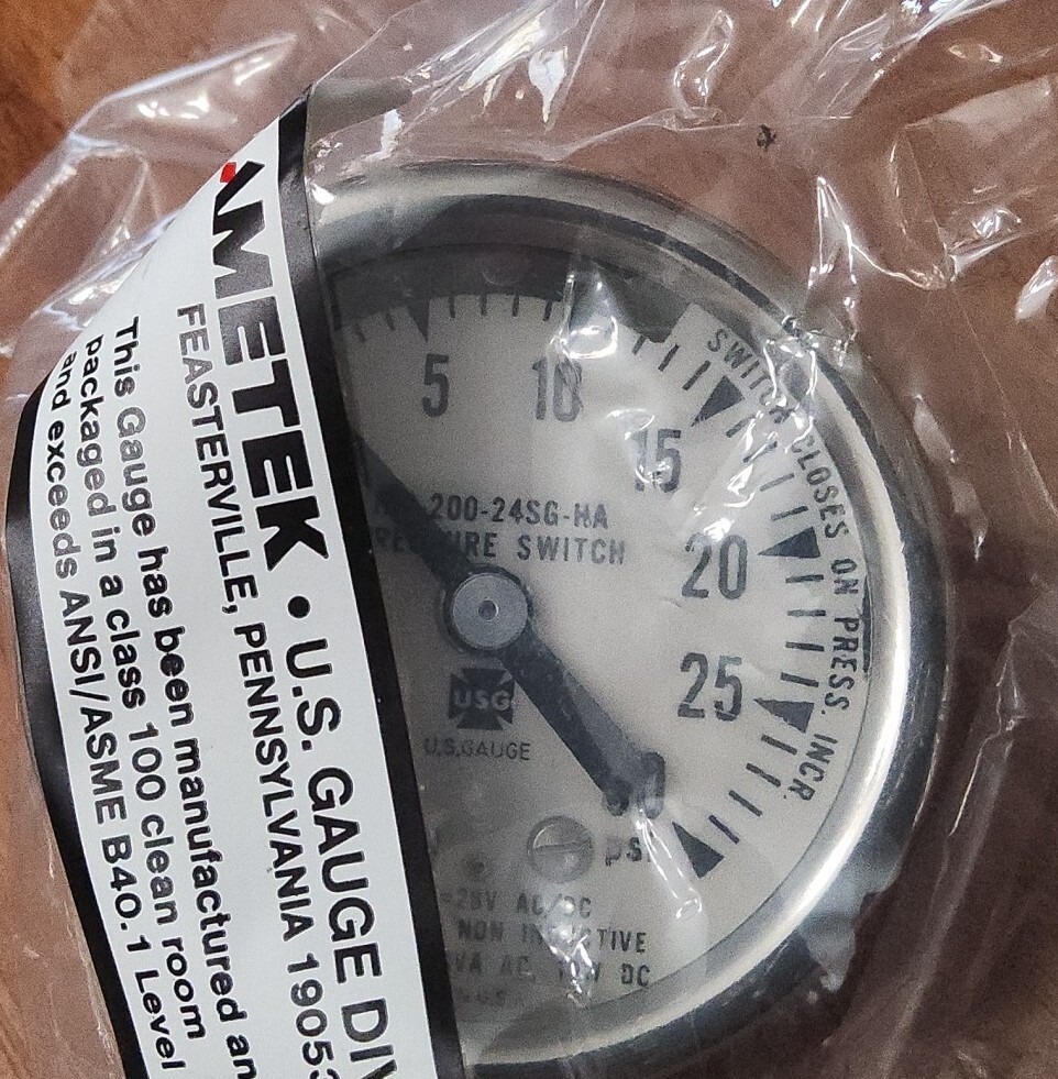 Ametek Gas Indicating Pressure Switch, IPS-200-24SGFT, 2″, Class 100, 30-0-30