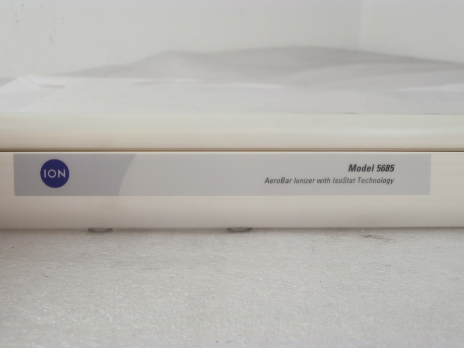 ION Systems 5685 22″ AeroBar Ionizer Bar Set of 2 FEI Company CLM-3D Working