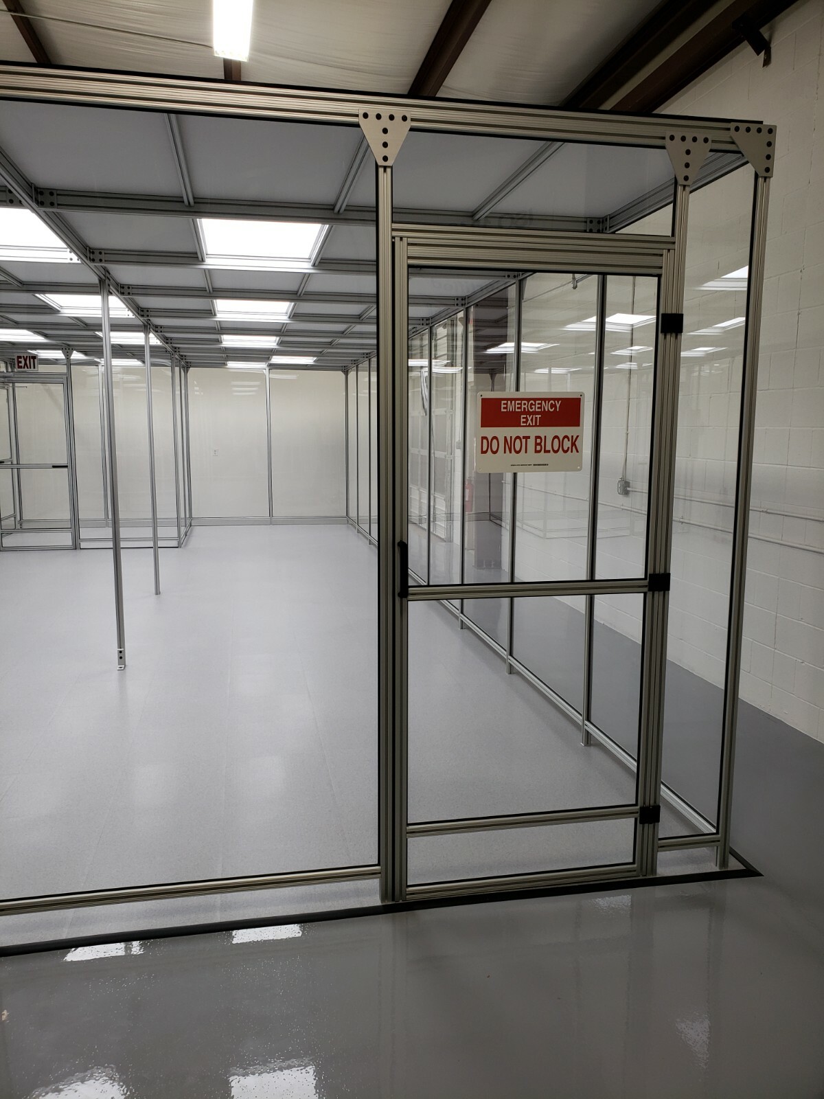 16′ x 32′ Modular Clean Room; ISO8 Class 100,000; HEPA Cleanroom; Hard Wall