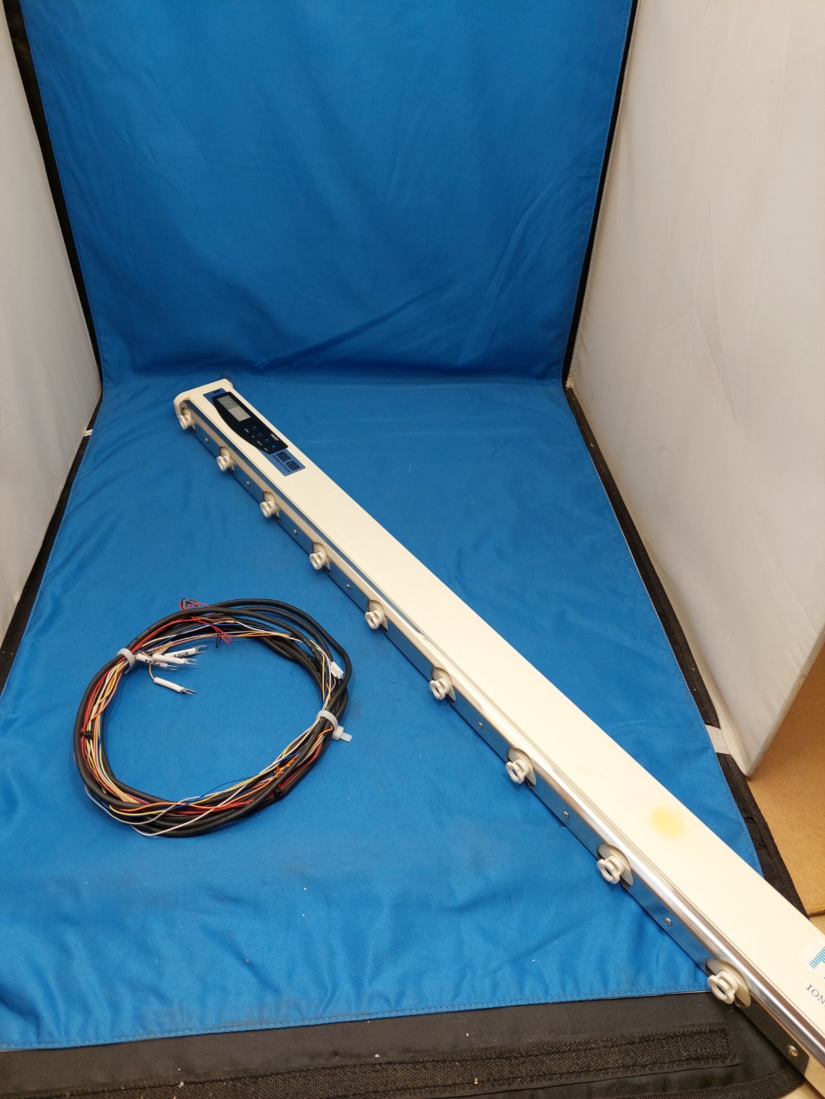 Hugle Electronics 4100V-092 Flexible AC Ionizer Model 4100V Working Surplus