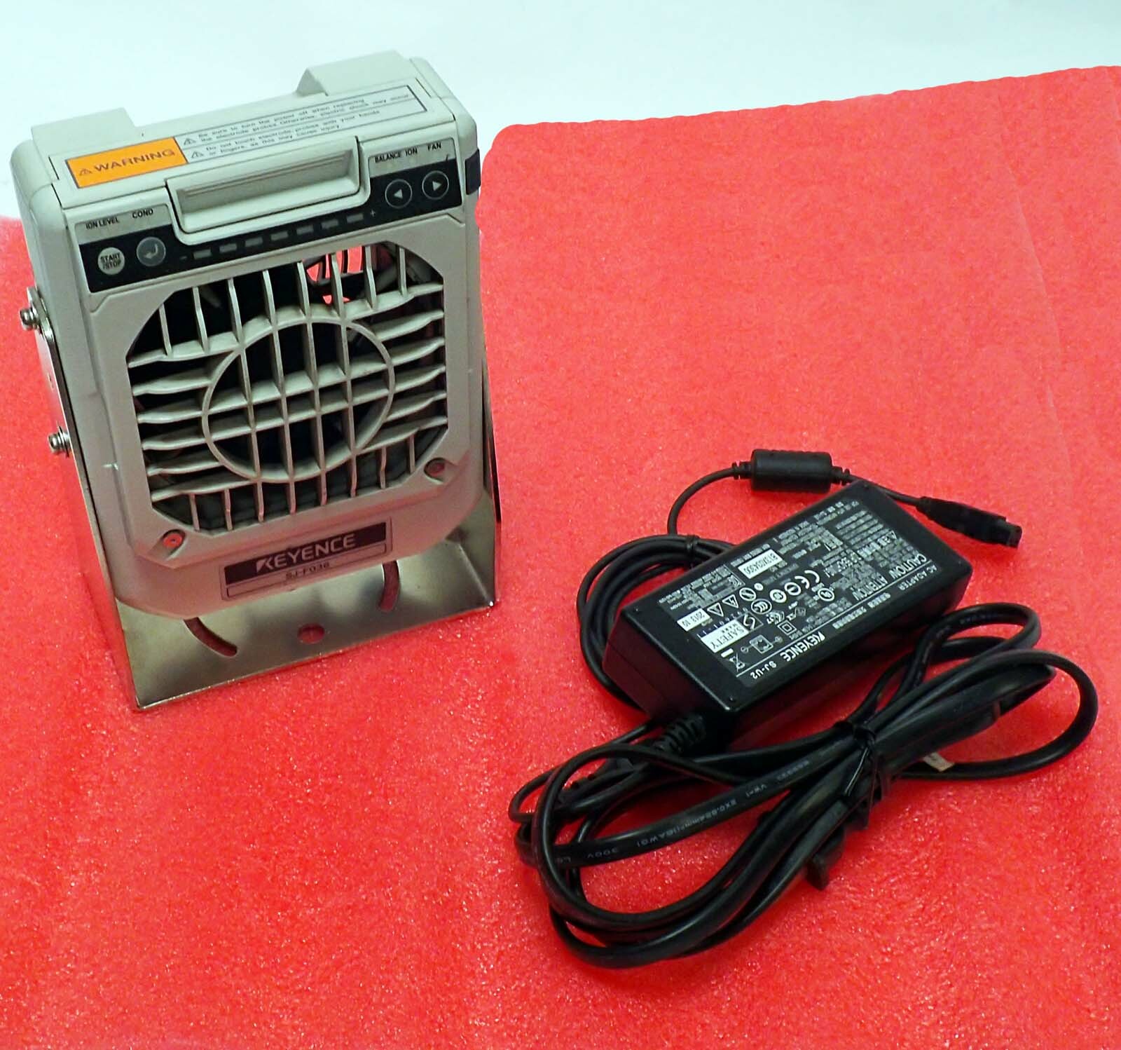 KEYENCE SJ-F036 HIGH SPEED WIDE AREA STATIC ELIMINATOR 24Vdc & PWR SUPPLY TESTED
