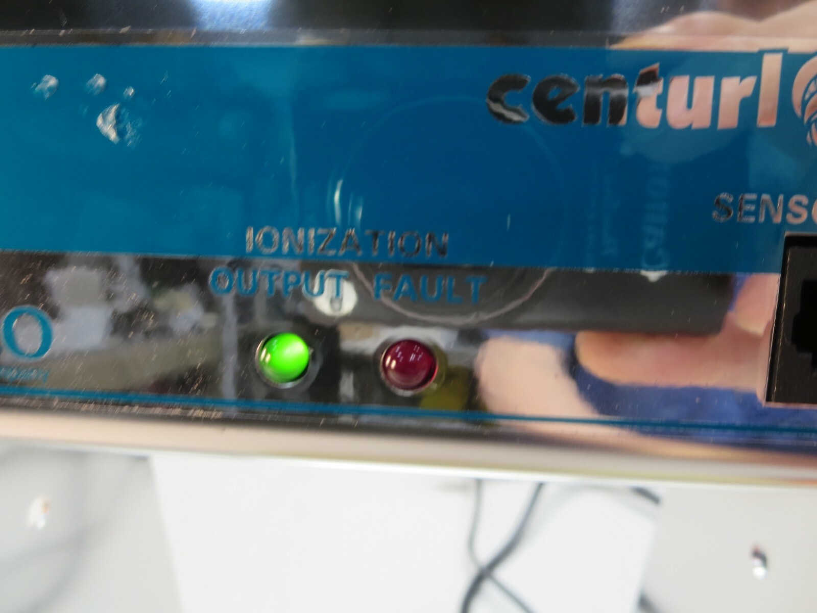 Simco, DDI, Ionizing Air Blower, 24 VDC, With Simco Centurion DDI Power Supply