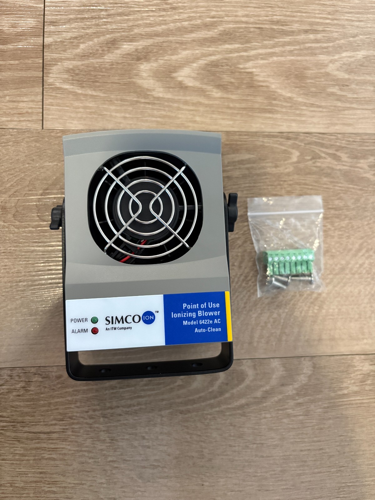 Simco Ion Point of Use Ionizing Blower Model 6422e AC
