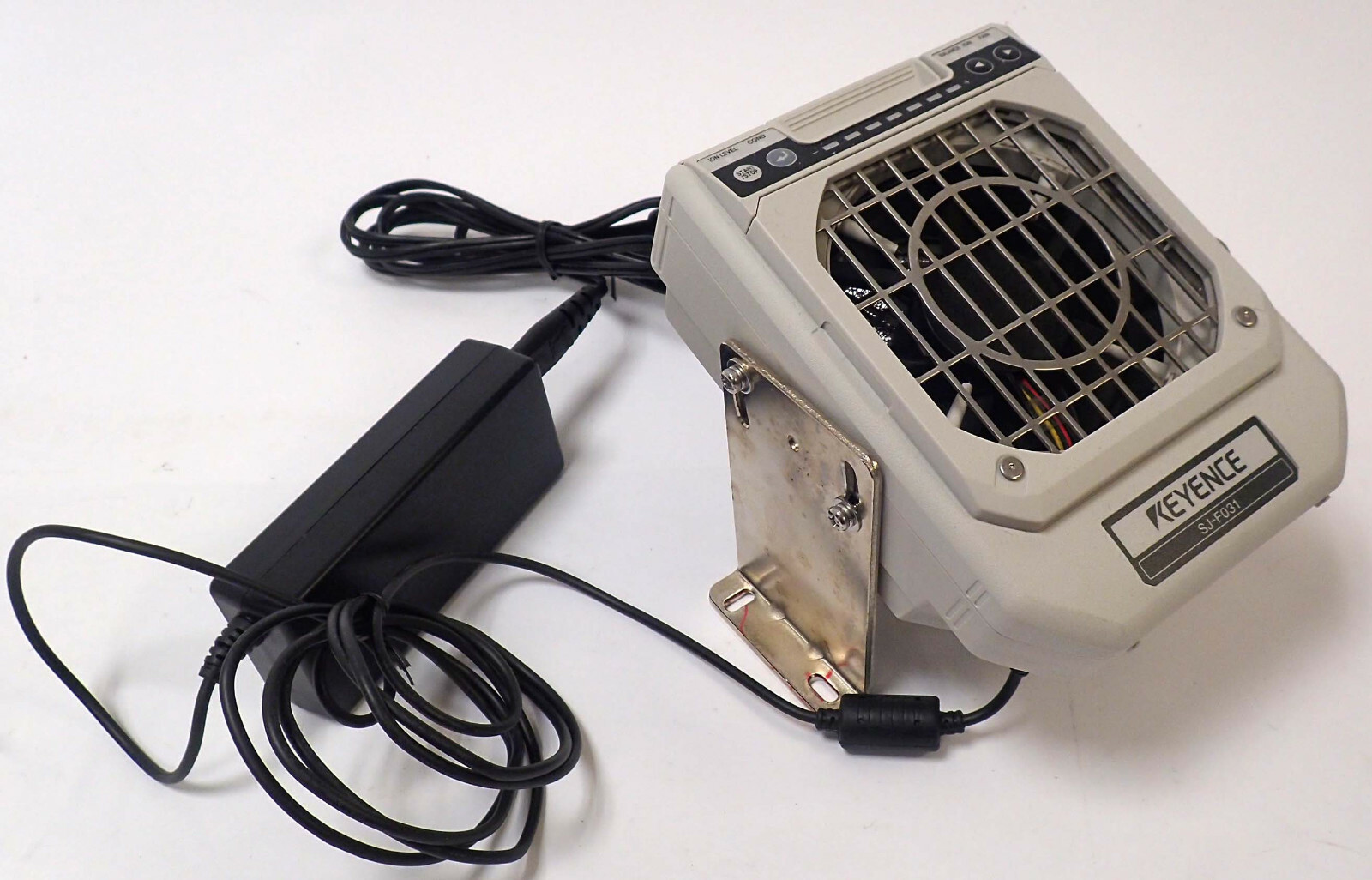KEYENCE SJ-F031 HIGH-SPEED / LONG DISTANCE STATIC ELIMINATOR BLOWER 24VDC TESTED
