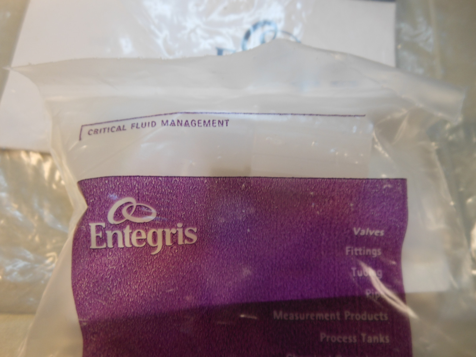 ENTEGRIS FE4-4FN-1 FLARED FEMALE ELBOW ADAPTER 1/4″