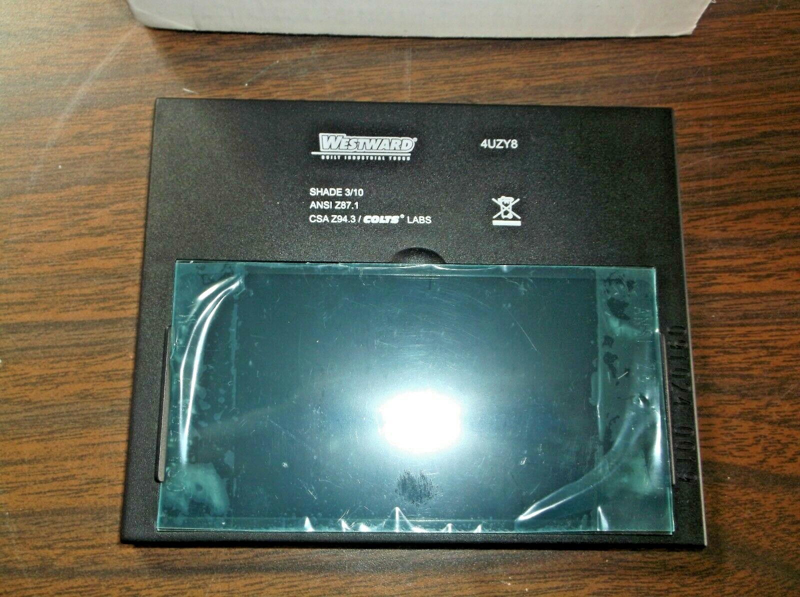 Auto darkening lens for 4uzy8 welding helmet (T)
