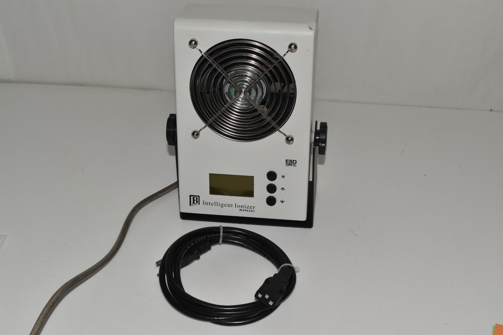 Botron B496201 – Single Fan Benchtop Intelligent Ionizer (AWJ90)